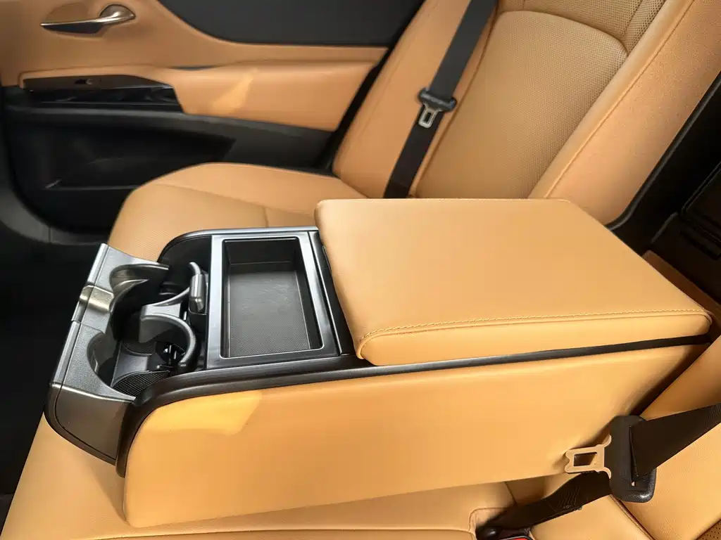 Lexus ES — миниатюра 16