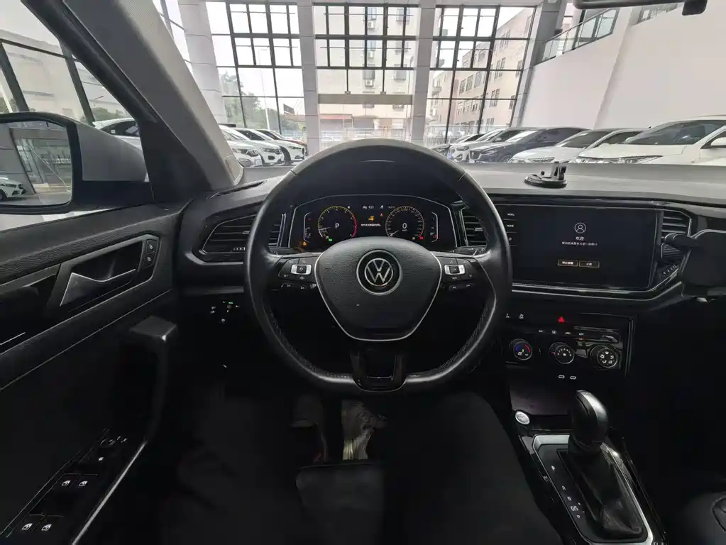 VOLKSWAGEN T ROC EXPLORING SONGS