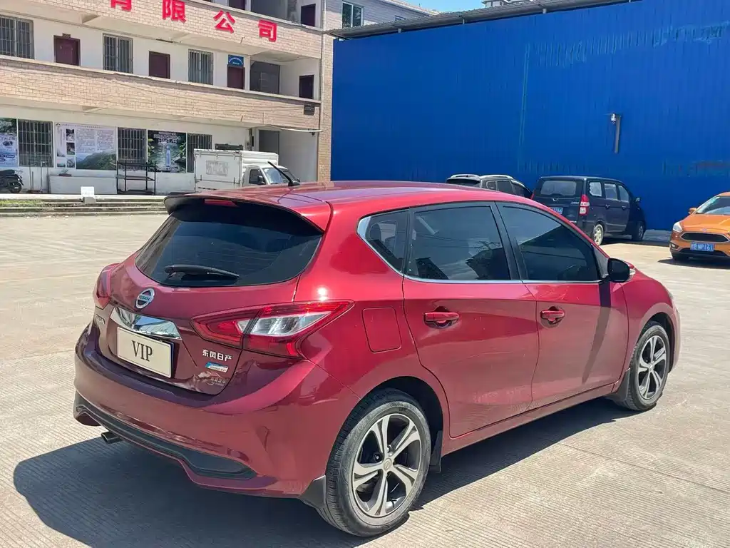 Nissan Tiida — миниатюра 5