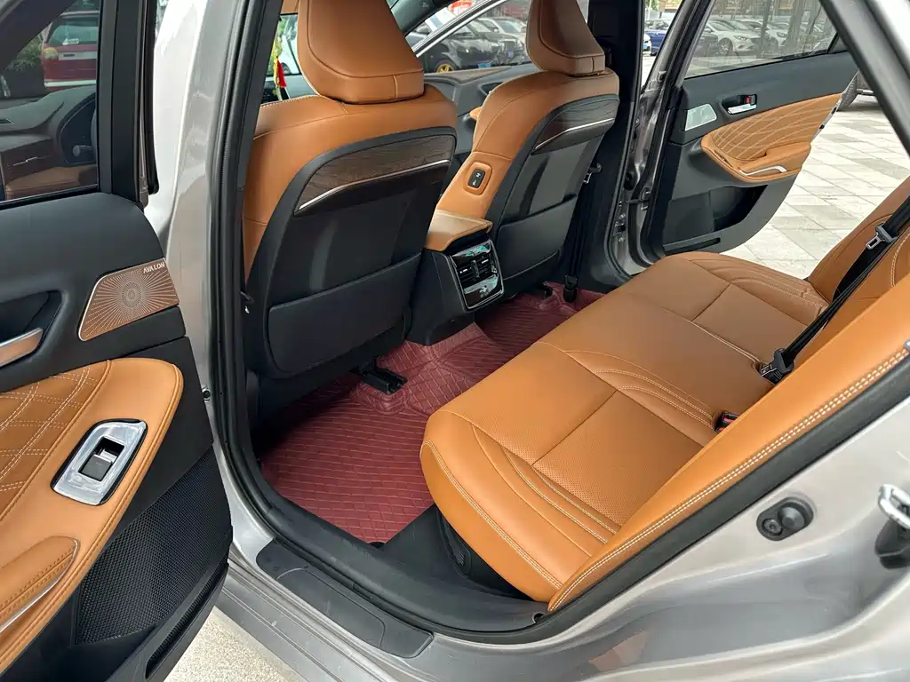 Toyota Avalon — миниатюра 10