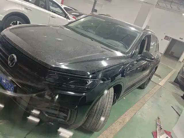 VOLKSWAGEN TOUAREG 2023