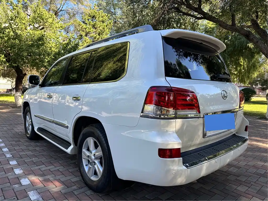 Lexus LX — миниатюра 7