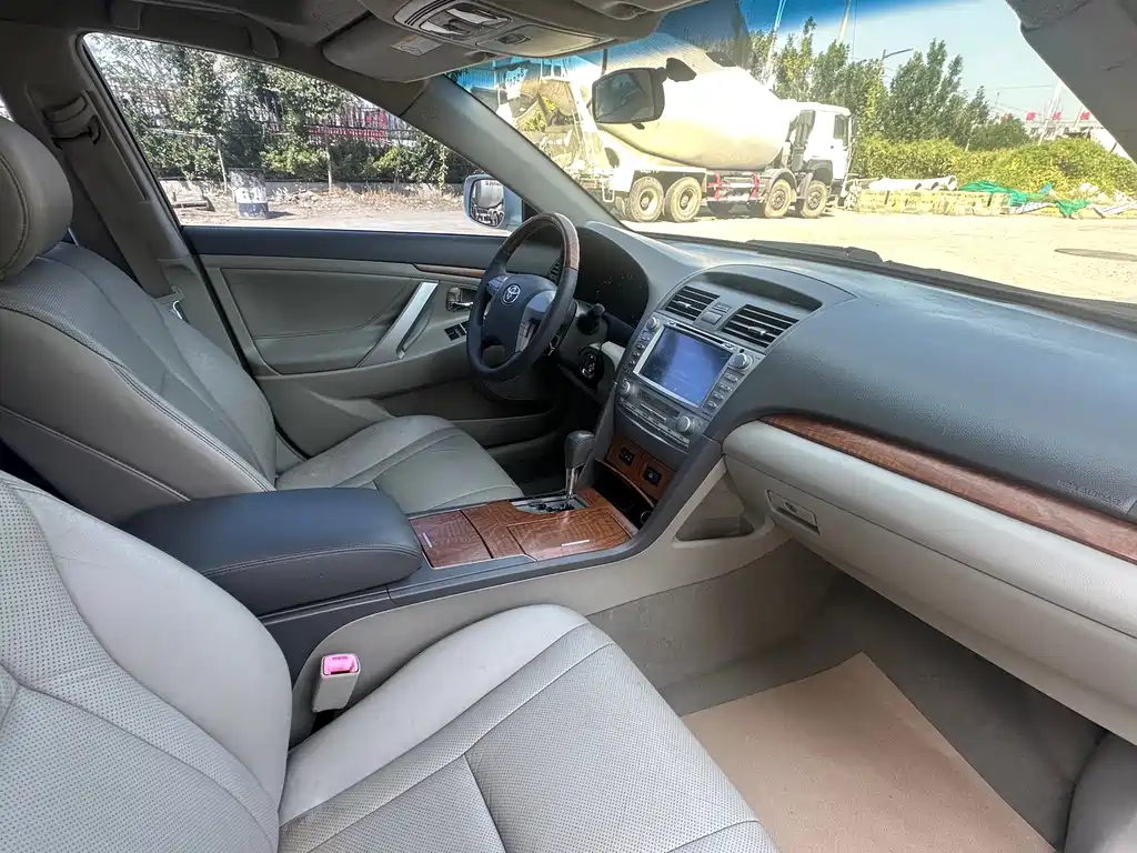 Toyota Camry — миниатюра 16
