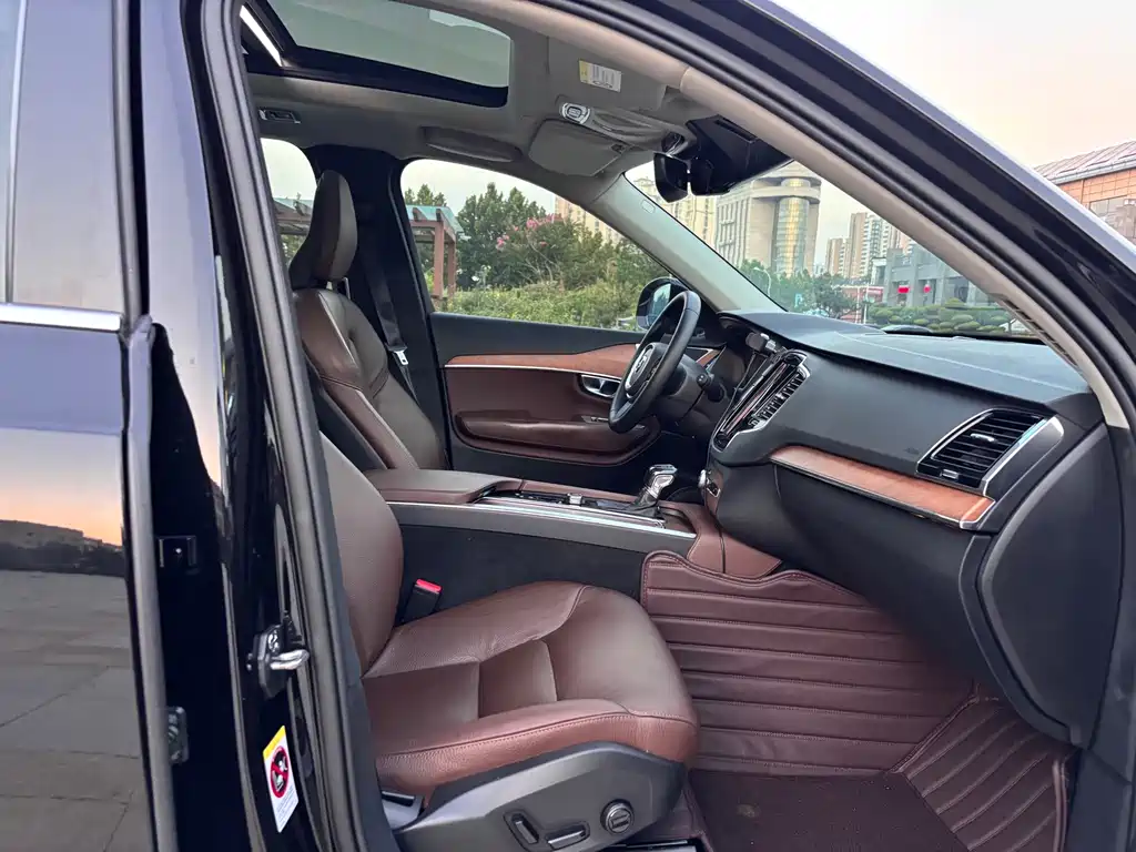 Volvo XC90 — миниатюра 14