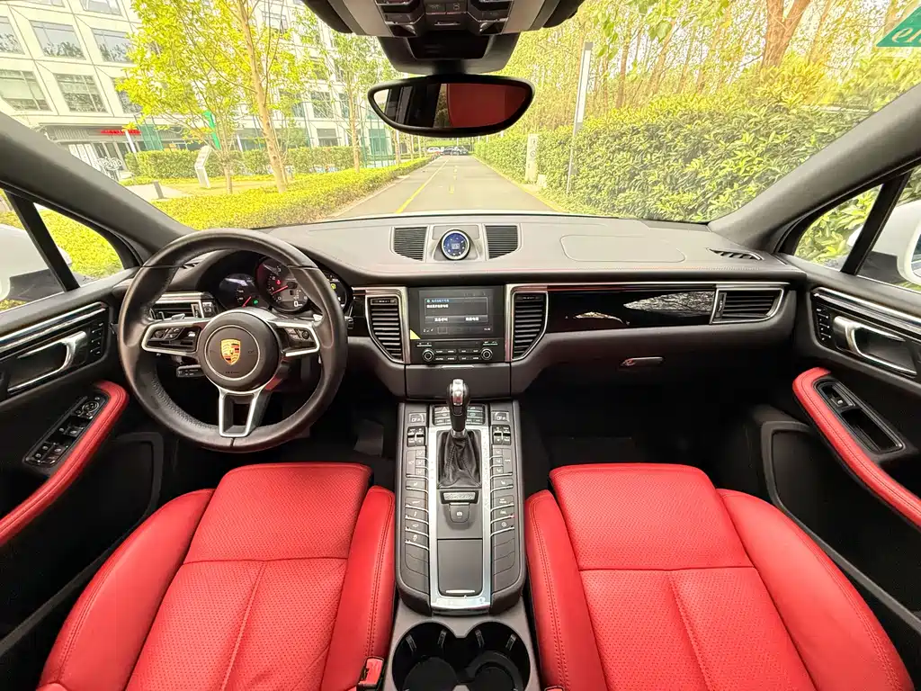 Porsche Macan — миниатюра 7