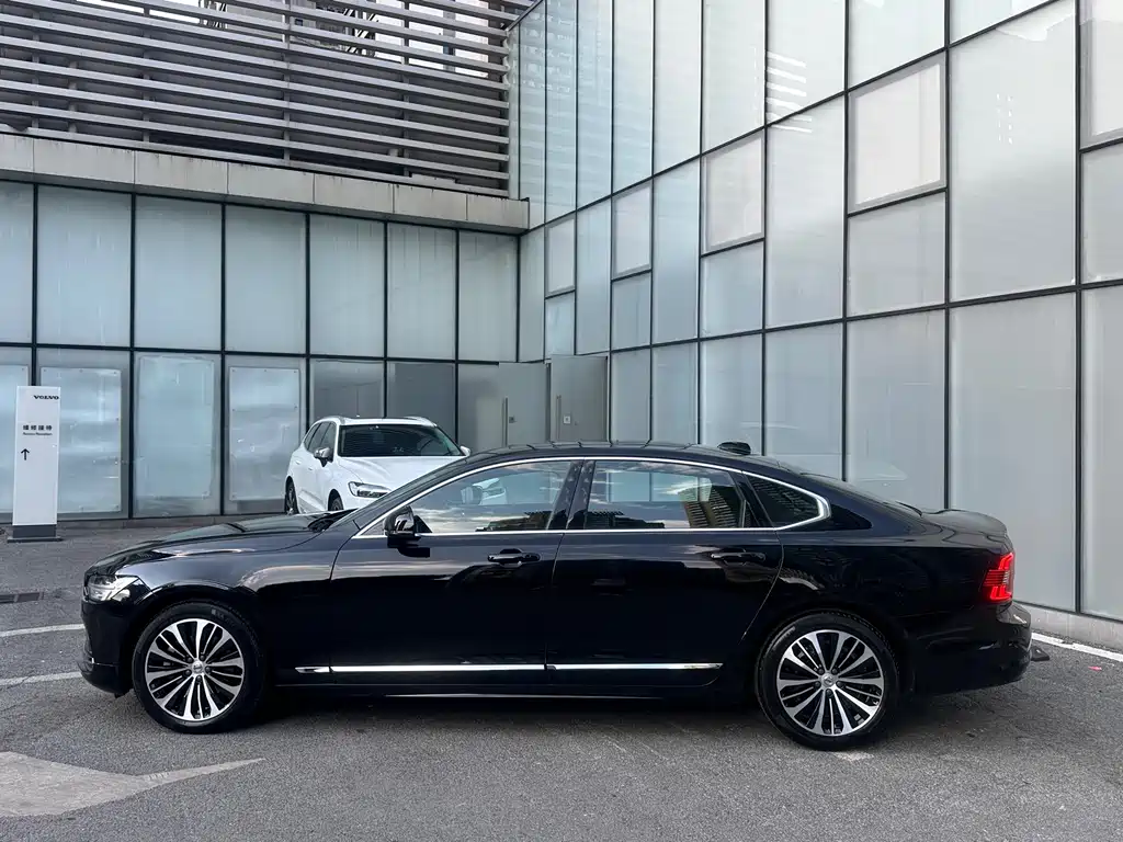 Volvo S90 — миниатюра 5