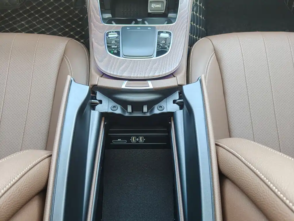 Mercedes-Benz E-Class — миниатюра 19