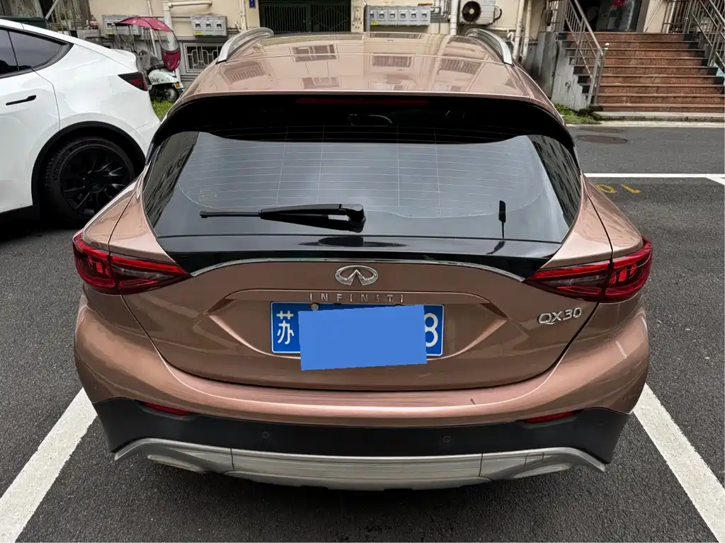 Infiniti QX30 — миниатюра 9