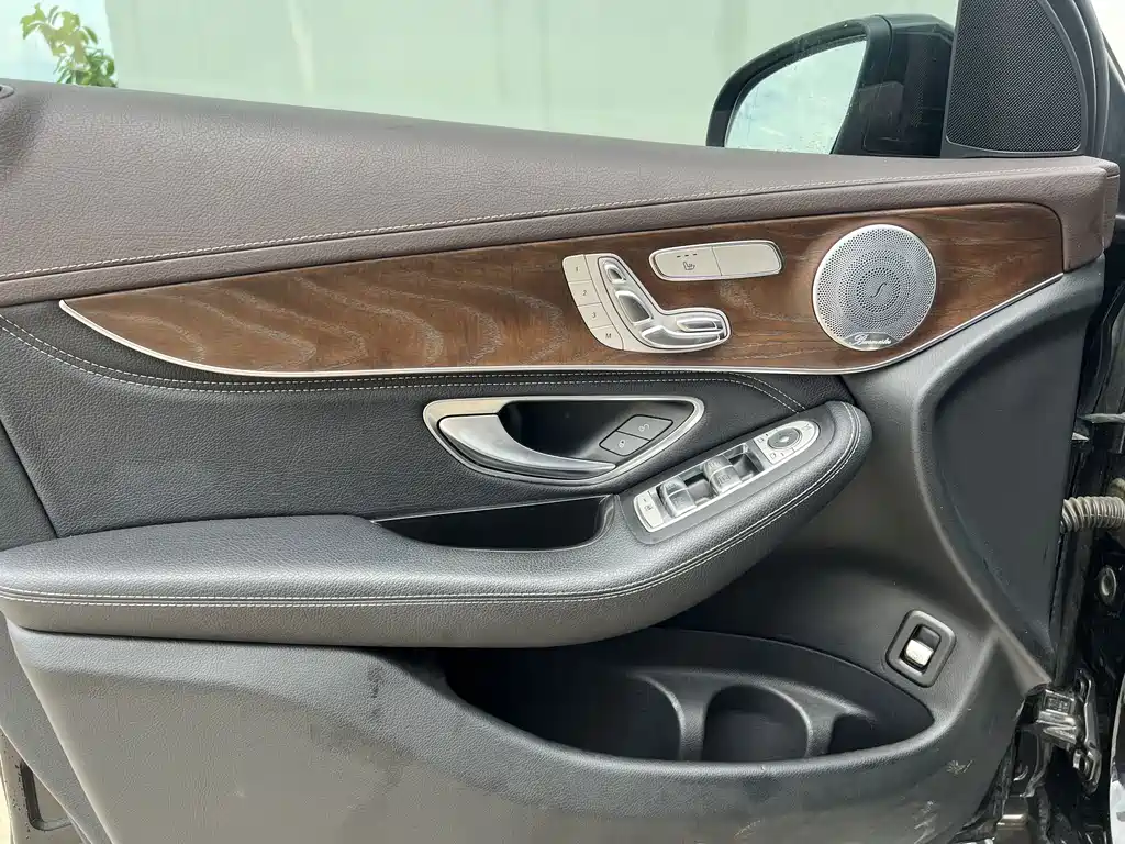 Mercedes-Benz GLC — миниатюра 6