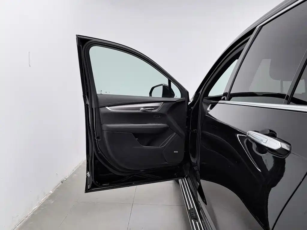 Cadillac XT6 — миниатюра 8