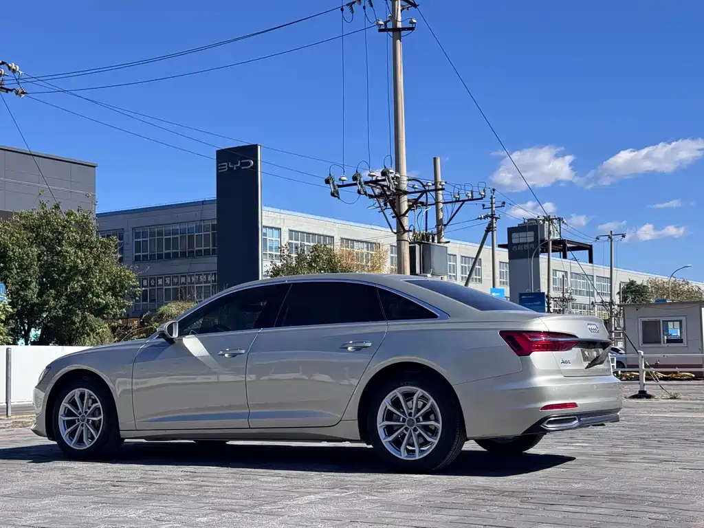 Audi A6L — миниатюра 6