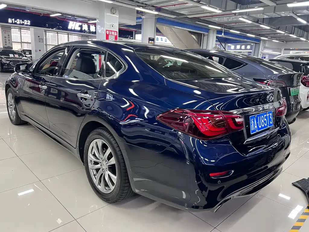 Infiniti Q70 — миниатюра 7
