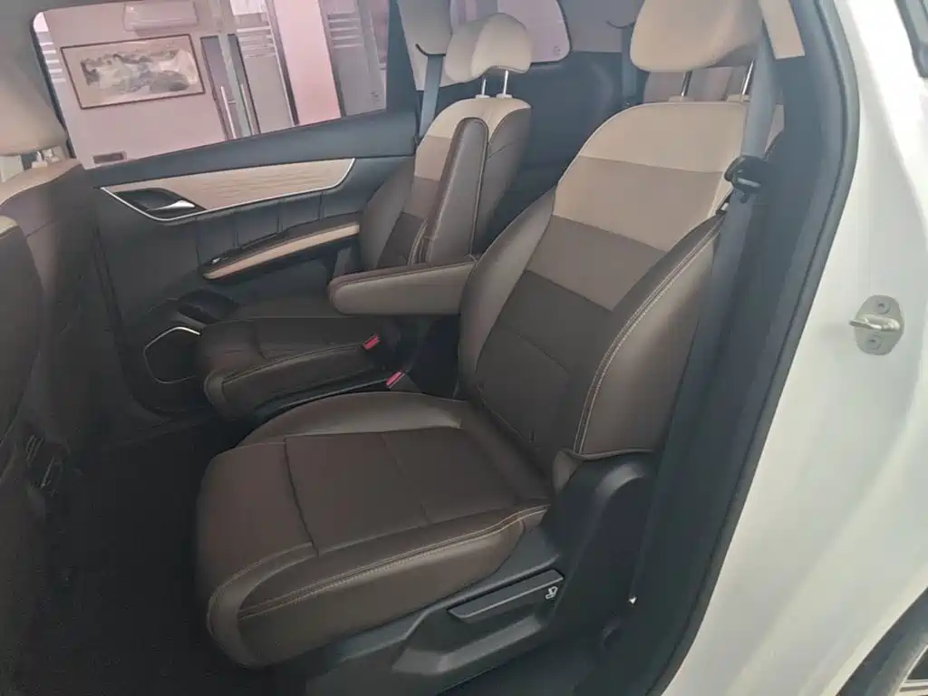 BYD MAX New Energy — миниатюра 17
