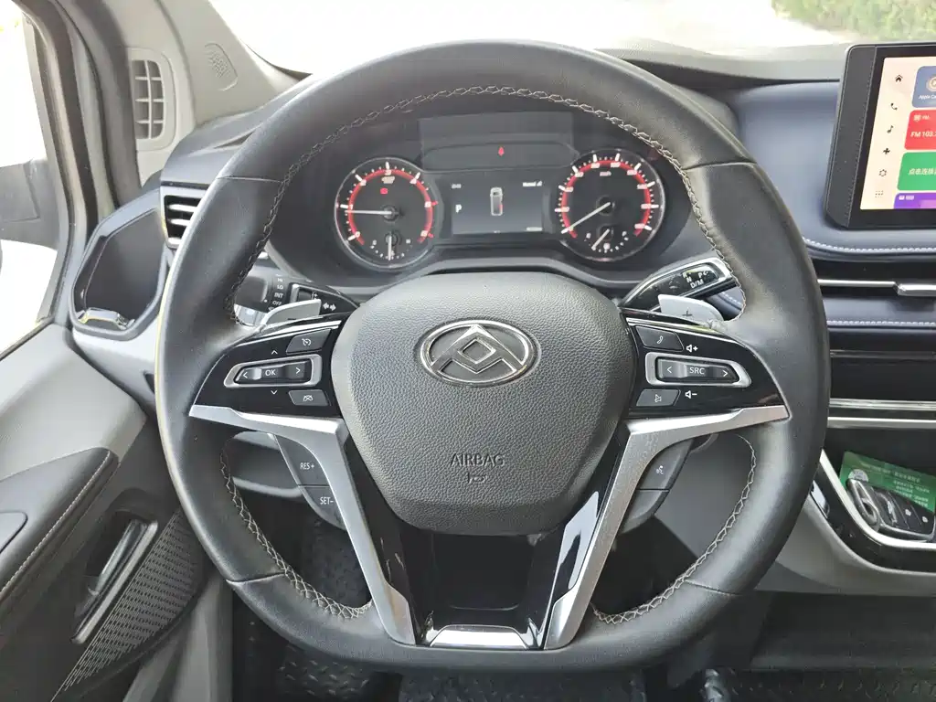 MAXUS V70 — миниатюра 15