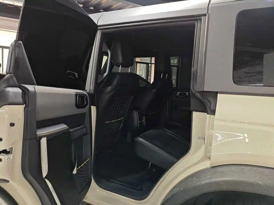 Ford Bronco — миниатюра 6