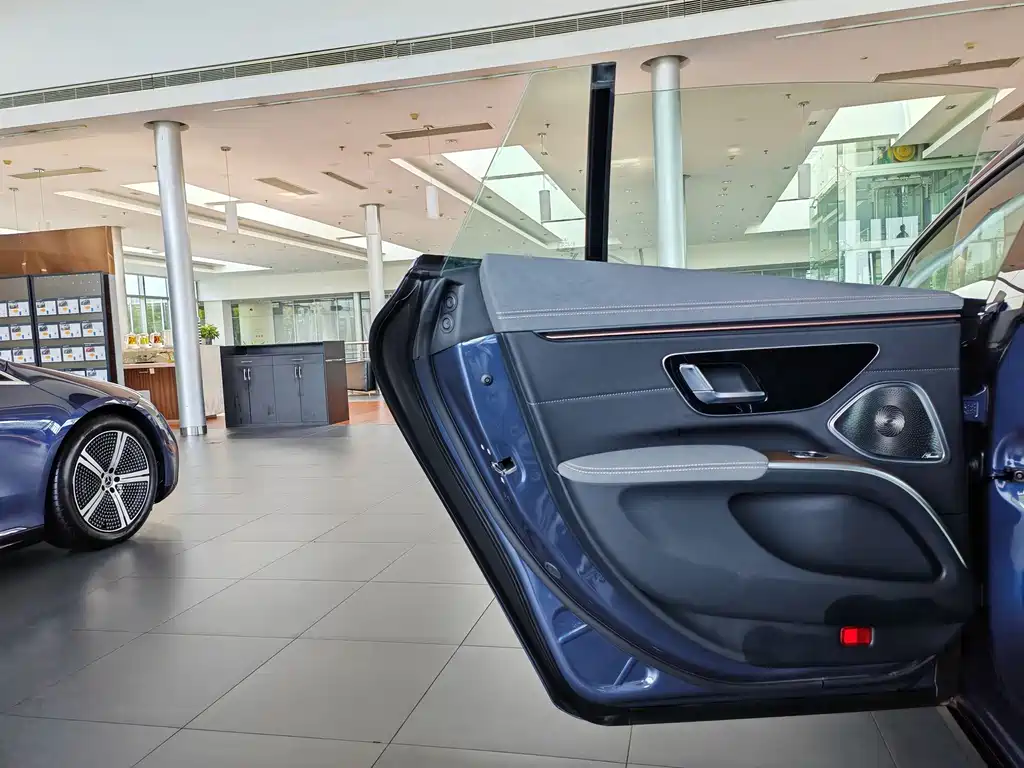 Mercedes-Benz EQS — миниатюра 13