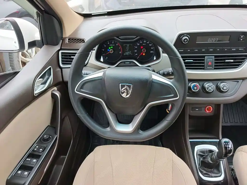 Baojun 310W — миниатюра 11