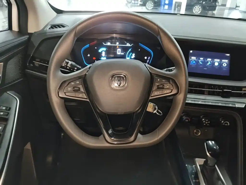 Changan CS15 — миниатюра 11