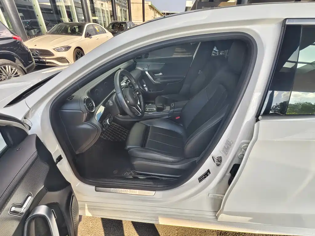 MERCEDES-BENZ  A CLASS