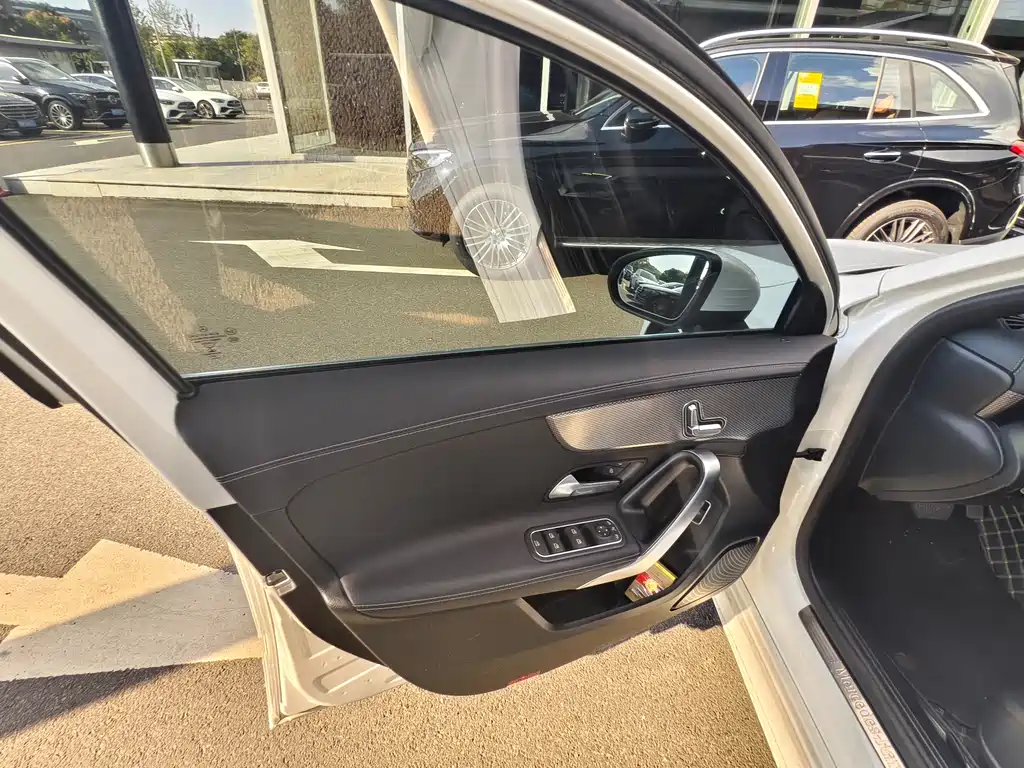 MERCEDES-BENZ  A CLASS