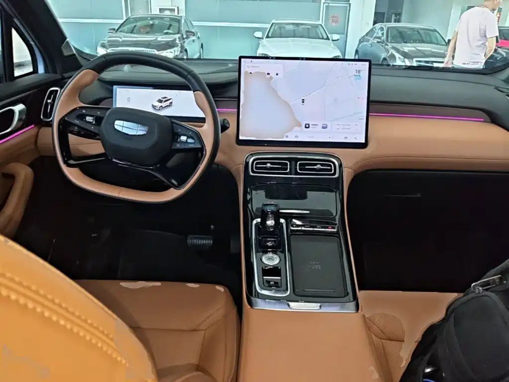 Geely Boyue L — миниатюра 10