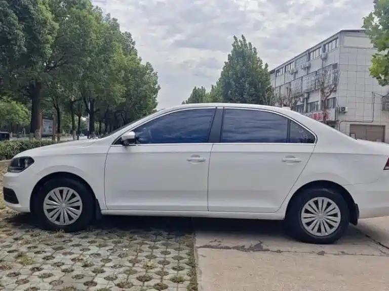 Volkswagen Santana — миниатюра 2