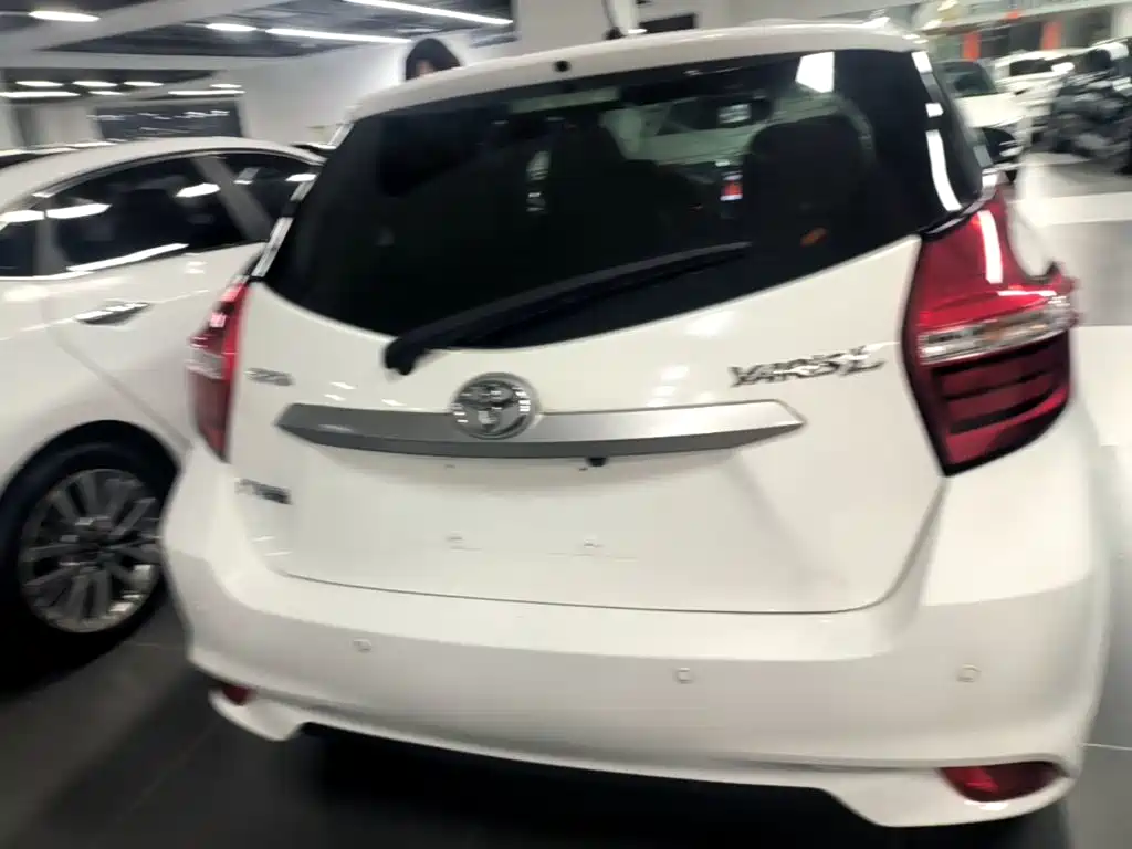 Toyota Yaris L — миниатюра 6