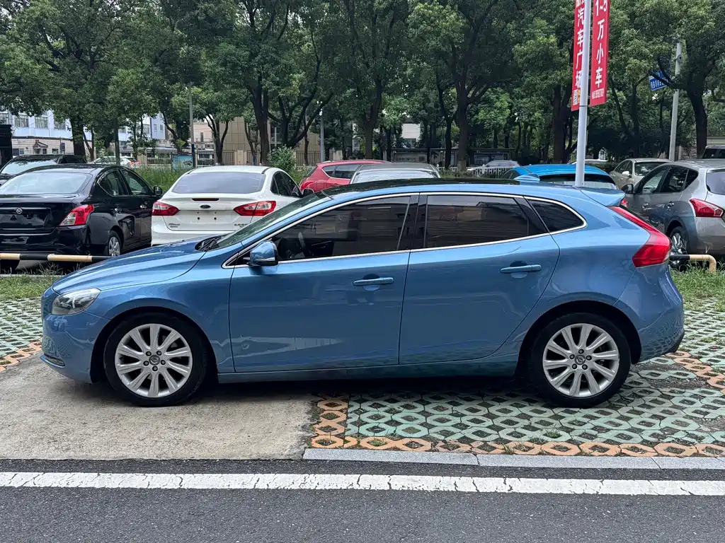 Volvo V40 — миниатюра 3