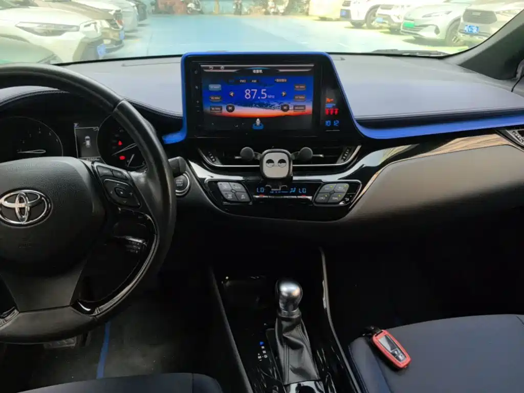 Toyota C-HR — миниатюра 13
