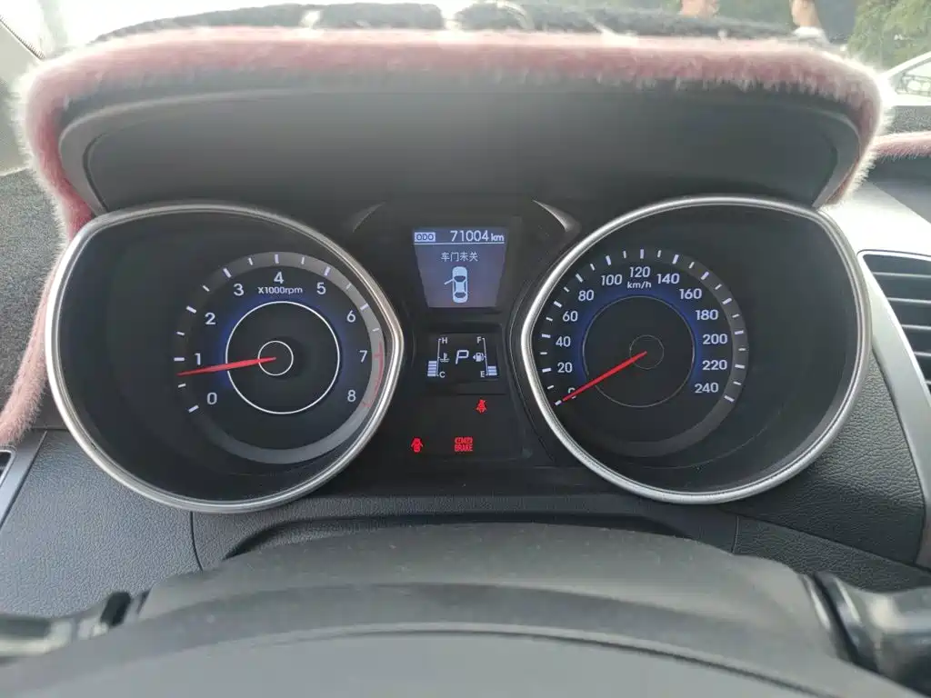 Hyundai Elantra Langdong — миниатюра 12