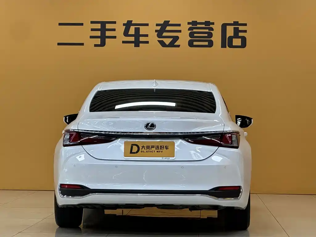 Lexus ES — миниатюра 4