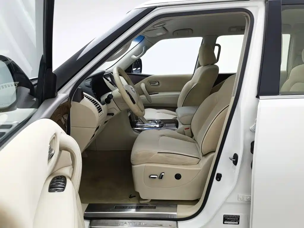 Nissan Patrol — миниатюра 10