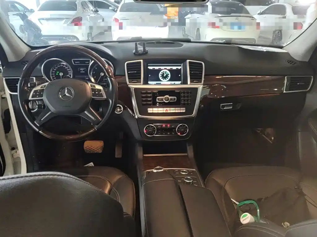 Mercedes-Benz M-Class — миниатюра 6