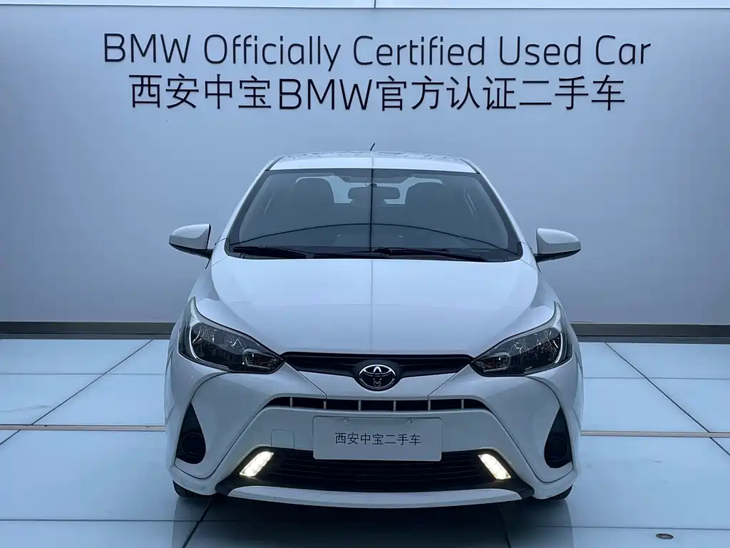 Toyota Yaris L — миниатюра 2