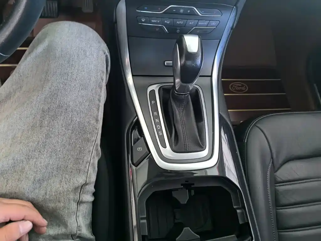 Ford Edge — миниатюра 14