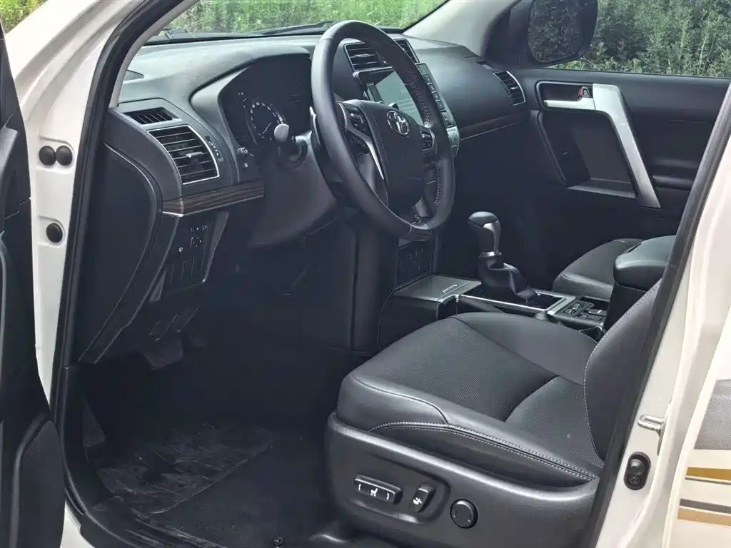 Toyota Land Cruiser Prado 2023 4.0L AT