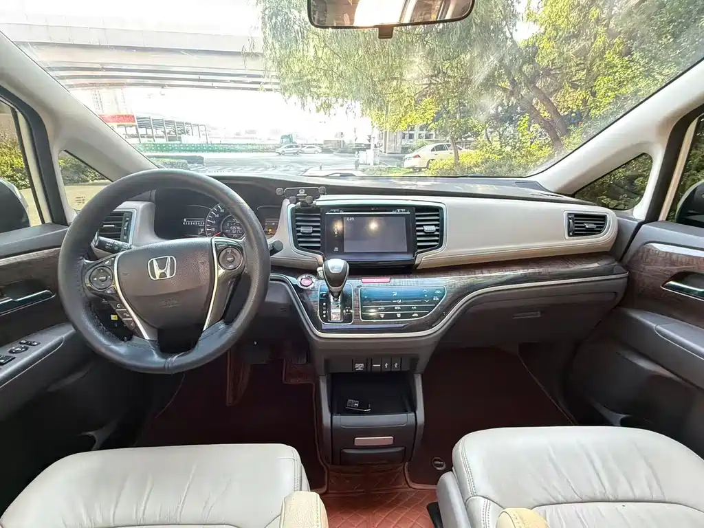 Honda Odyssey 2015 2.4L Luxury