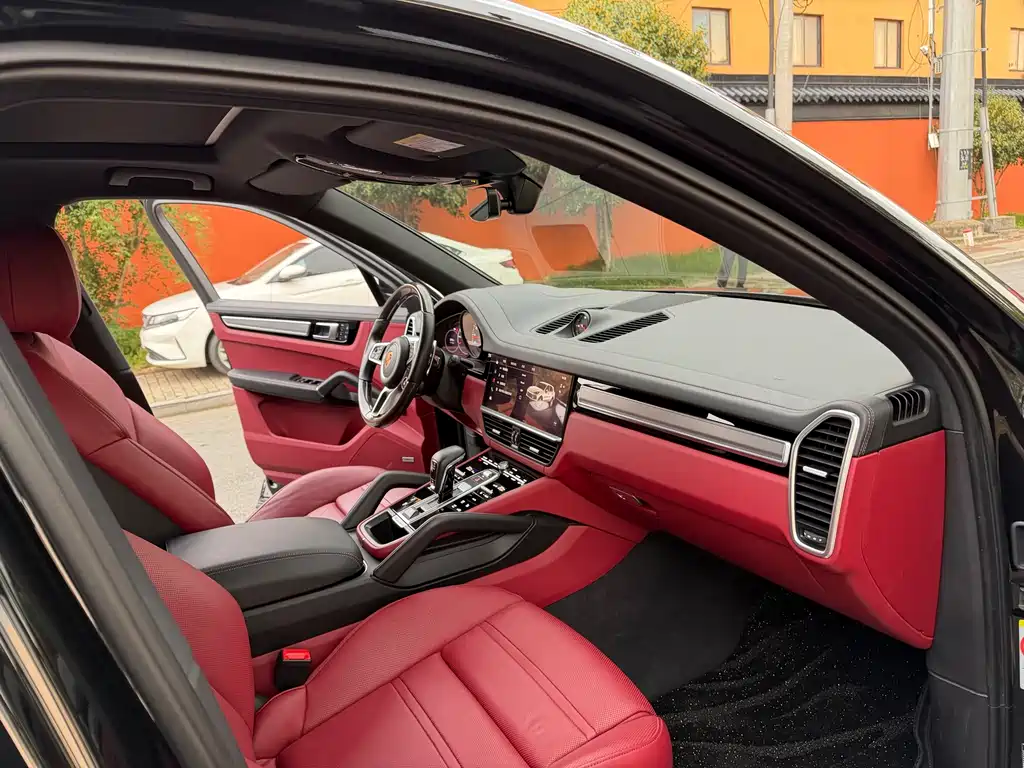 Porsche Cayenne — миниатюра 11