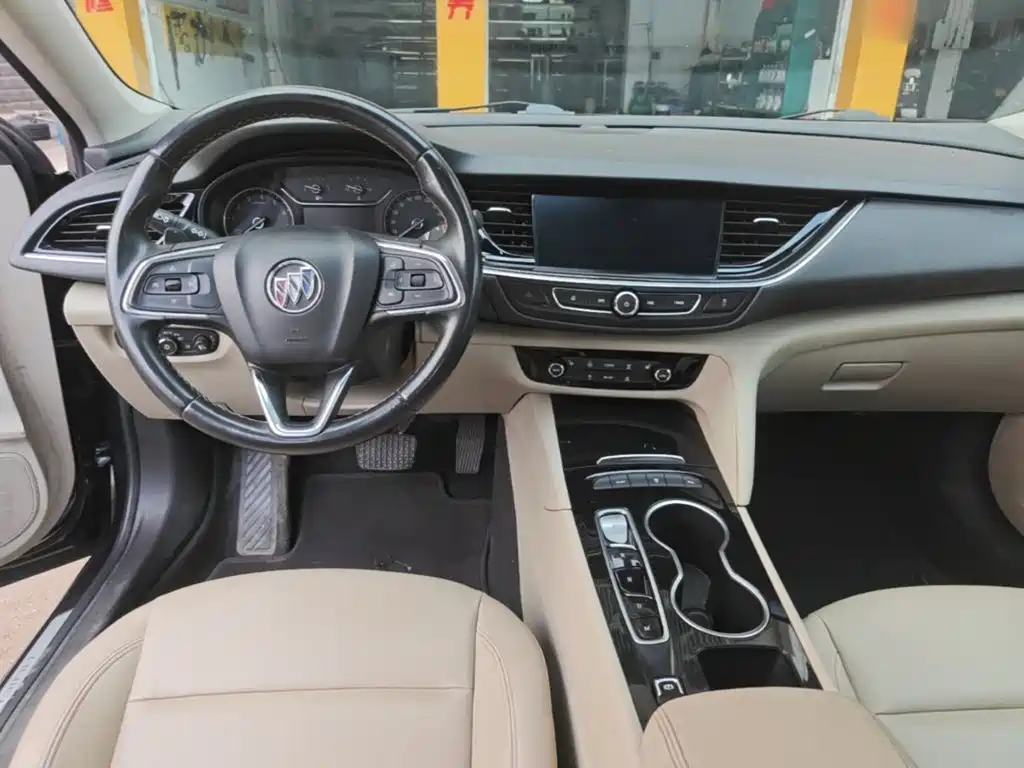 Buick Regal — миниатюра 10