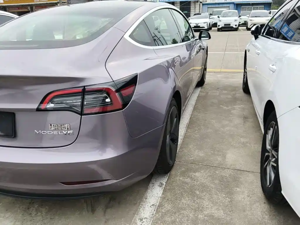 Tesla Model 3 — миниатюра 8
