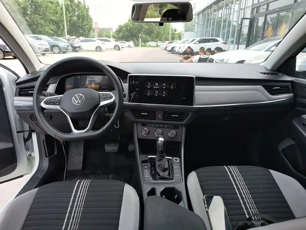Volkswagen Bora 2023 200TSI DSG