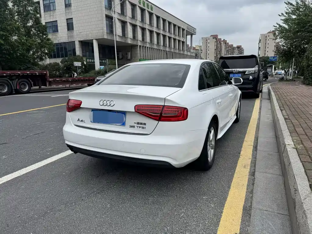 Audi A4L 2013 35 TFSI AT Comfort