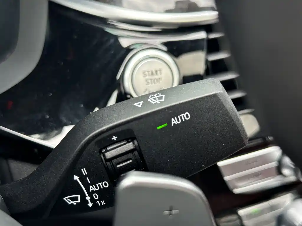BMW 5 Series — миниатюра 34