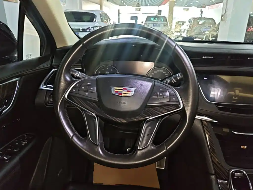 Cadillac XT5 — миниатюра 11