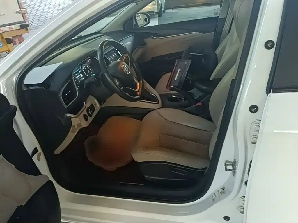Buick Excelle — миниатюра 15