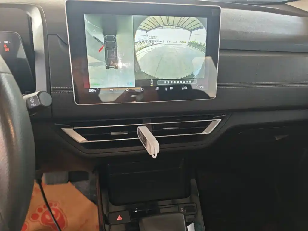 BYD Yuan EV — миниатюра 13