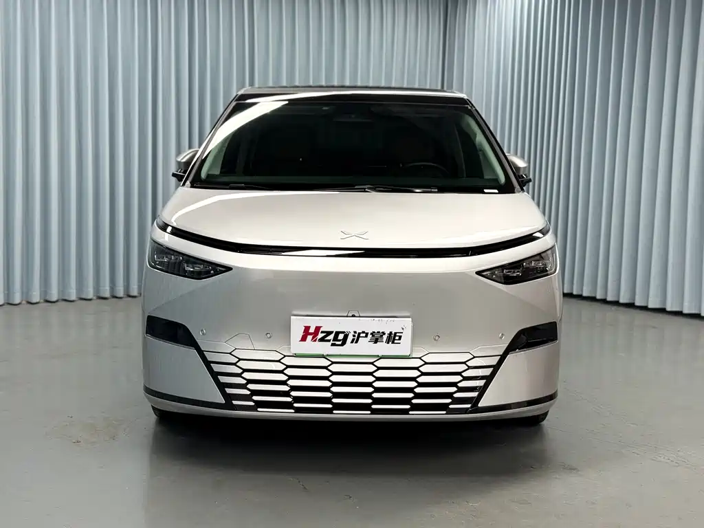 XPeng X9 — миниатюра 3