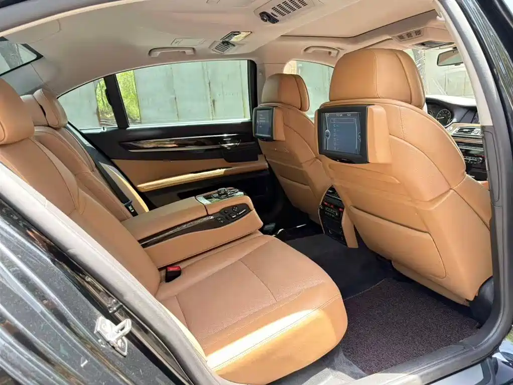 BMW 7 Series 7 2011 740Li