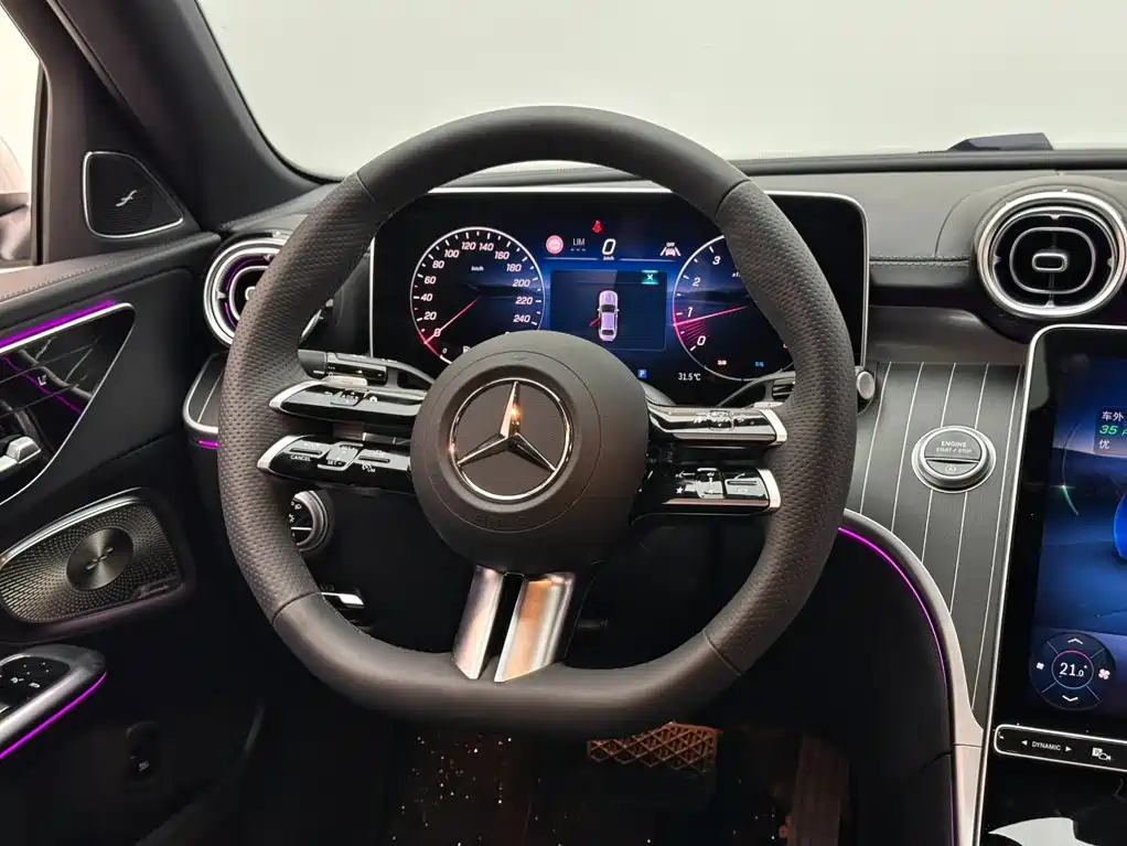 Mercedes-Benz C-Class — миниатюра 12