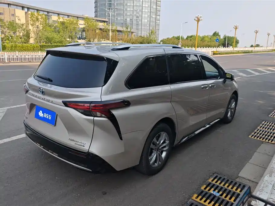 Toyota Sienna 2021 2.5L Luxury